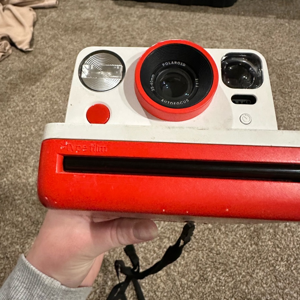 Polaroid Now Vibrant Red Instant Camera - Picture 9 of 16